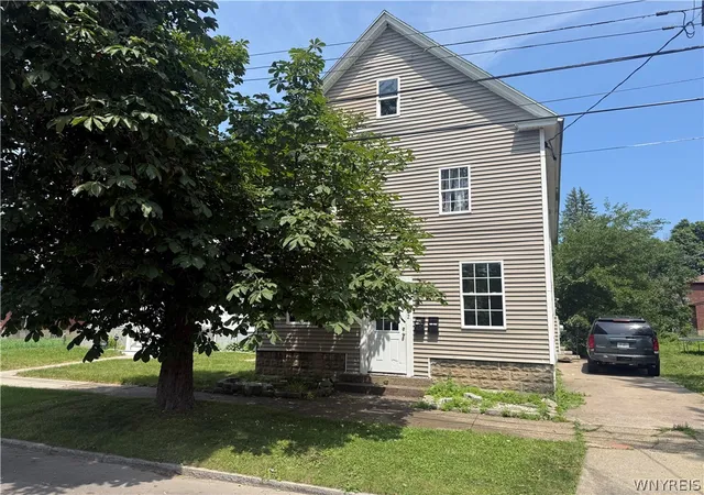 Photo 1 of Sale Pending at 2722 Monroe Ave, Niagara Falls, NY 14303 | MLS# B1702171 | Listing updated on 2026-08-18