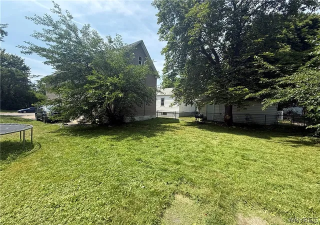 Photo 3 of Sale Pending at 2722 Monroe Ave, Niagara Falls, NY 14303 | MLS# B1702171 | Listing updated on 2026-08-18
