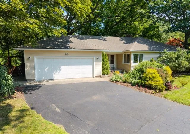 Photo 1 of Sale Pending at 55 Briar Ln, Rochester, NY 14622 | MLS# R1702673 | Listing updated on 2026-08-26