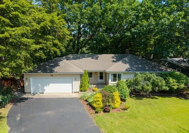 Photo 2 of Sale Pending at 55 Briar Ln, Rochester, NY 14622 | MLS# R1702673 | Listing updated on 2026-08-26