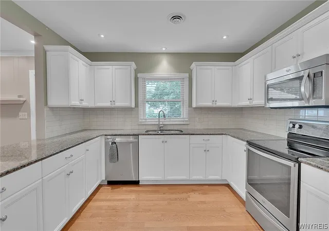 Photo 3 of Sale Pending at 105 Woodland Ave, Medina, NY 14103 | MLS# B1701996 | Listing updated on 2026-09-12