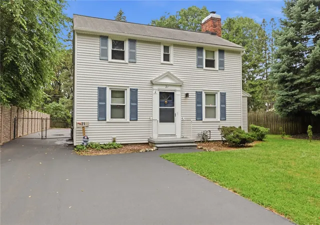 Photo 3 of Sale Pending at 21 Fairlea Dr, Rochester, NY 14622 | MLS# R1702652 | Listing updated on 2026-08-21