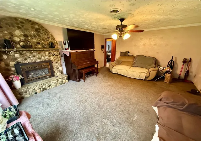 Photo 2 of Sale Pending at 271 Whittier Rd, Spencerport, NY 14559 | MLS# R1702680 | Listing updated on 2026-08-05