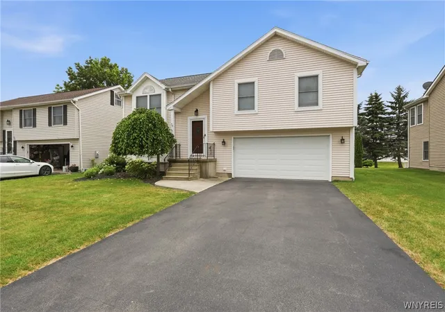 Photo 2 of Sale Pending at 76 Doehaven Cir, Depew, NY 14043 | MLS# B1700288 | Listing updated on 2026-08-20