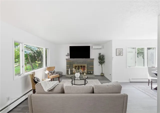 Photo 3 of Sale Pending at 110 Highview Dr, Rochester, NY 14609 | MLS# R1702474 | Listing updated on 2026-08-08