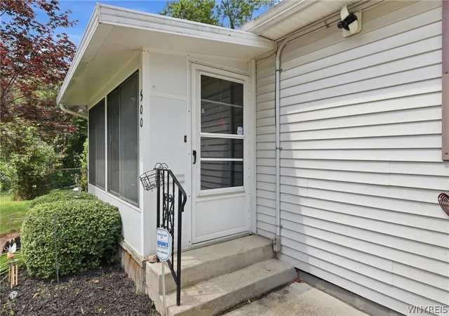 Photo 3 of Sale Pending at 500 E Stenzil St, North Tonawanda, NY 14120 | MLS# B1702814 | Listing updated on 2026-08-18