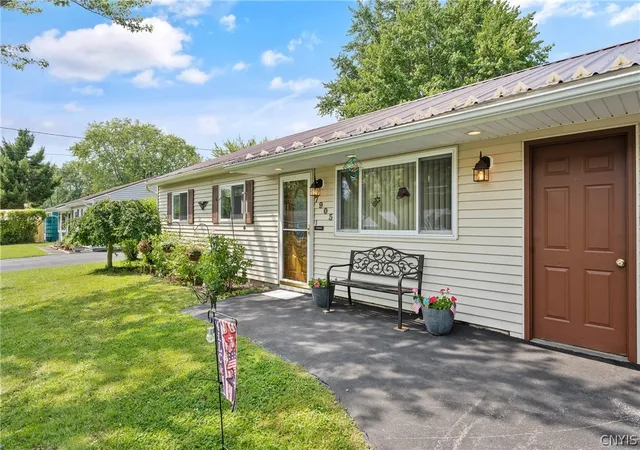 Photo 3 of Sale Pending at 7903 Eisenhower Blvd, Bridgeport, NY 13030 | MLS# S1698631 | Listing updated on 2026-09-02
