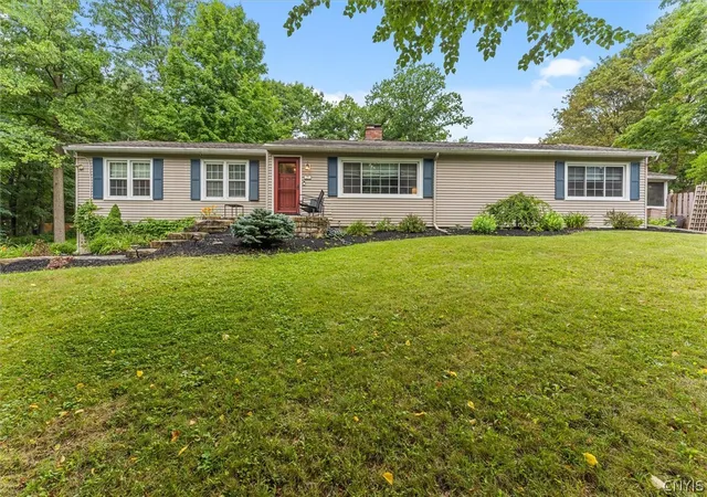 Photo 2 of Sale Pending at 10 Bishop Dr, Fayetteville, NY 13066 | MLS# S1702060 | Listing updated on 2026-09-13