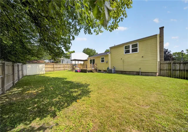 Photo 3 of Sale Pending at 8309 Pansy Dr, Baldwinsville, NY 13027 | MLS# S1702708 | Listing updated on 2026-08-07