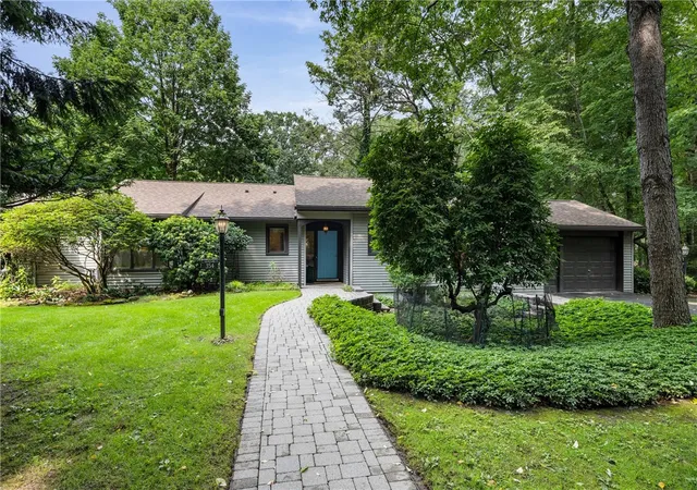 Photo 1 of Sale Pending at 354 Oakridge Dr, Rochester, NY 14617 | MLS# R1692593 | Listing updated on 2026-09-04