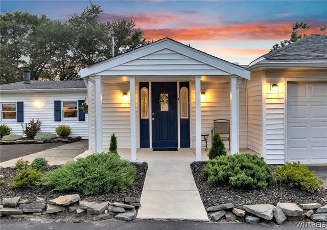 Photo 3 of Sale Pending at 256 Country Pkwy, Buffalo, NY 14221 | MLS# B1702667 | Listing updated on 2026-08-06