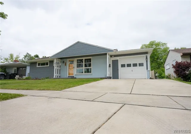 Photo 2 of Single family home for sale at 94 Pryor Ave, Tonawanda, NY 14150 | MLS# B1701833 | Listing updated on 2026-09-19