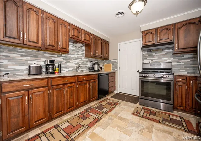 Photo 3 of Single family home for sale at 94 Pryor Ave, Tonawanda, NY 14150 | MLS# B1701833 | Listing updated on 2026-09-19
