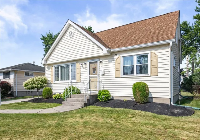 Photo 4 of Sale Pending at 66 Green Ter, Depew, NY 14043 | MLS# R1700825 | Listing updated on 2026-09-04