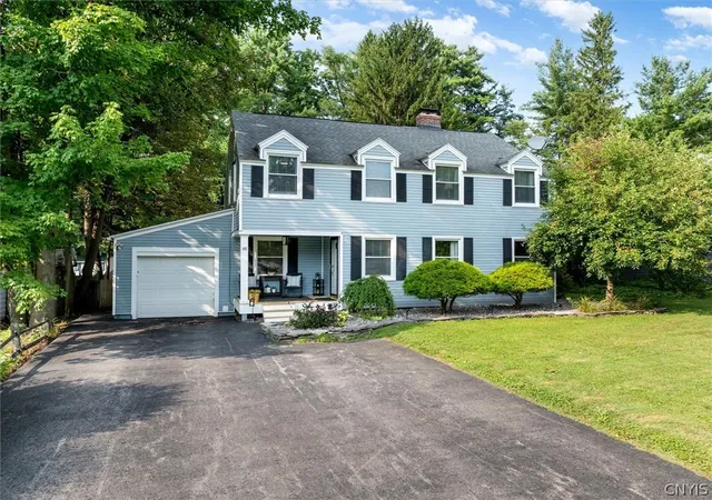 Photo 3 of Sale Pending at 405 Salt Springs St, Fayetteville, NY 13066 | MLS# S1701670 | Listing updated on 2026-08-06