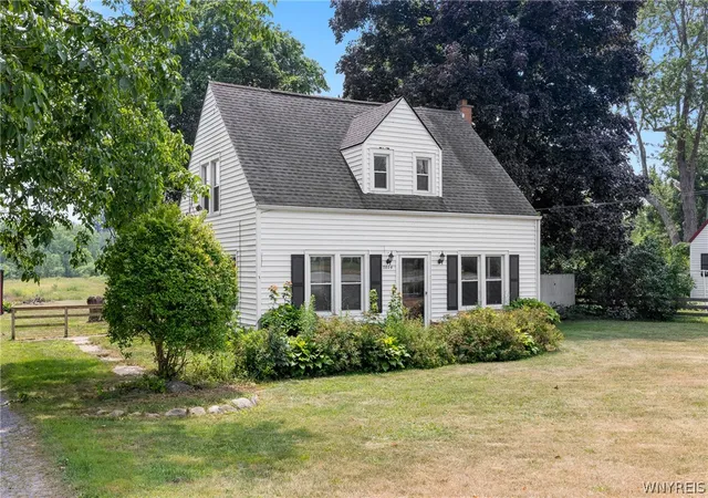 Photo 3 of Sale Pending at 7804 Ridge Rd, Gasport, NY 14067 | MLS# B1703018 | Listing updated on 2026-08-05