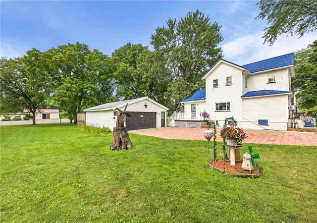 Photo 3 of Sale Pending at 60 Franklin St, Lyons, NY 14489 | MLS# R1702818 | Listing updated on 2026-08-26