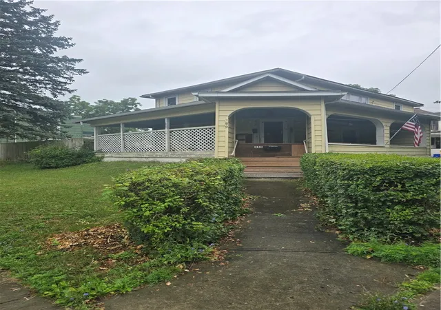 Photo 1 of Single family home for sale at 350 E Center St, Elmira, NY 14901 | MLS# R1702617 | Listing updated on 2026-09-08