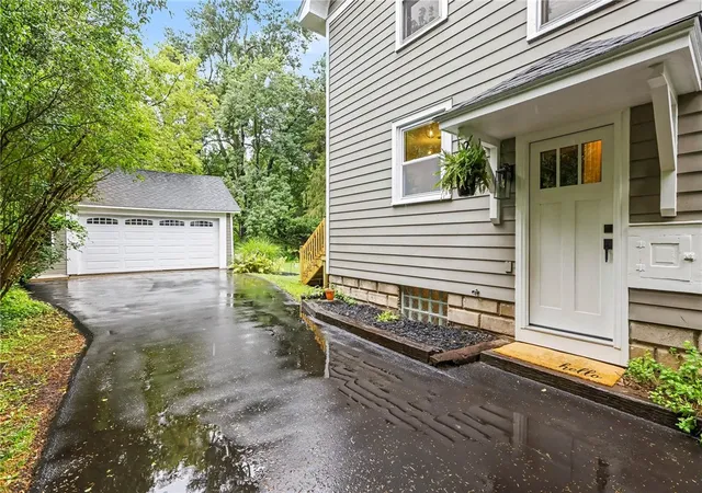Photo 4 of Sale Pending at 13 Brook Rd, Pittsford, NY 14534 | MLS# R1702933 | Listing updated on 2026-08-16