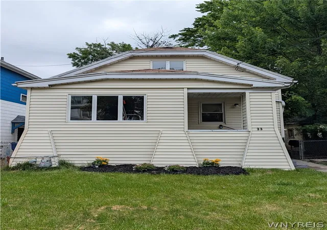 Photo 1 of Single family home for sale at 33 Argus St, Buffalo, NY 14207 | MLS# B1703035 | Listing updated on 2026-08-17