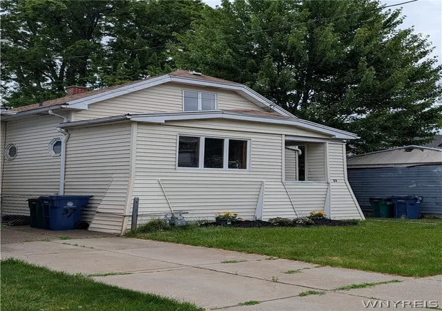 Photo 3 of Single family home for sale at 33 Argus St, Buffalo, NY 14207 | MLS# B1703035 | Listing updated on 2026-08-17