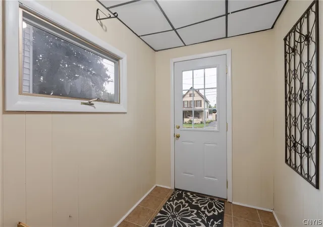 Photo 3 of Single family home for sale at 250 E Hoard St, Watertown, NY 13601 | MLS# S1702854 | Listing updated on 2026-08-18