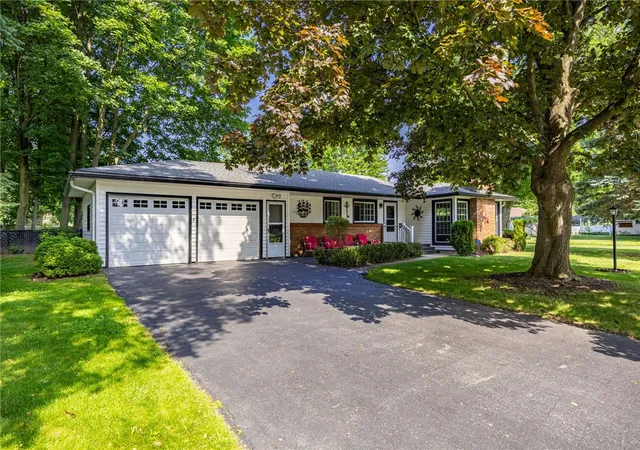 Photo 1 of Sale Pending at 77 Willowen Dr, Rochester, NY 14609 | MLS# R1703022 | Listing updated on 2026-08-07