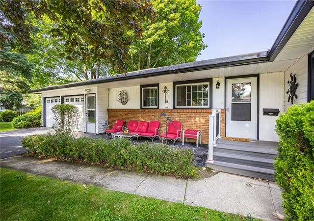 Photo 3 of Sale Pending at 77 Willowen Dr, Rochester, NY 14609 | MLS# R1703022 | Listing updated on 2026-08-07
