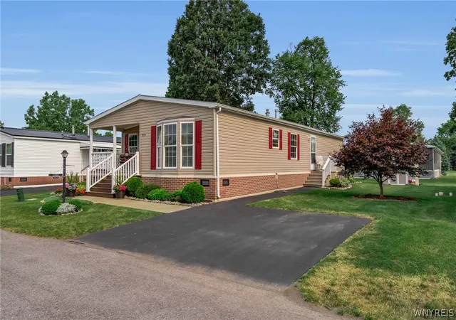 Photo 2 of Sale Pending at 9834 Tottenham Ave, Clarence, NY 14031 | MLS# B1701328 | Listing updated on 2026-08-26