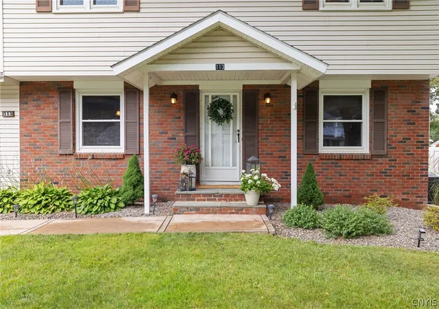 Photo 3 of Sale Pending at 113 Thornton Cir N, Camillus, NY 13031 | MLS# S1701214 | Listing updated on 2026-08-08
