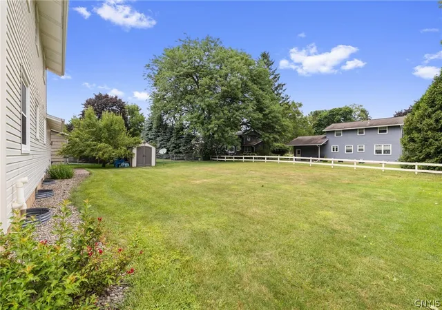 Photo 4 of Sale Pending at 113 Thornton Cir N, Camillus, NY 13031 | MLS# S1701214 | Listing updated on 2026-08-08