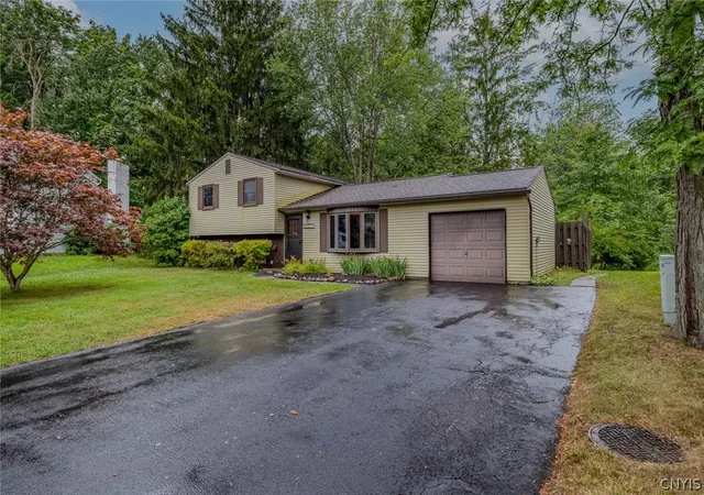 Photo 1 of Single family home for sale at 8059 Spruce Hl Dr, Clay, NY 13041 | MLS# S1702177 | Listing updated on 2026-09-13