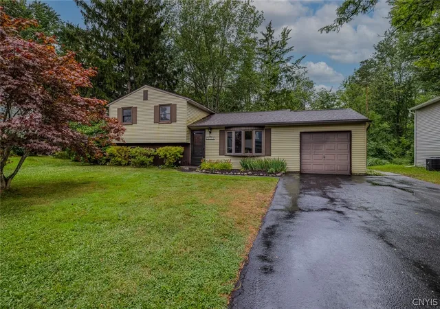 Photo 2 of Single family home for sale at 8059 Spruce Hl Dr, Clay, NY 13041 | MLS# S1702177 | Listing updated on 2026-09-13
