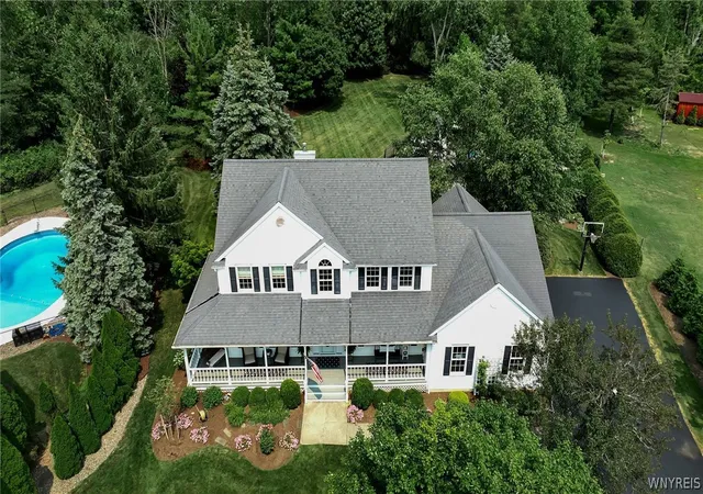 Photo 2 of Sale Pending at 50 Sunburst Cir, East Amherst, NY 14051 | MLS# B1702869 | Listing updated on 2026-08-12