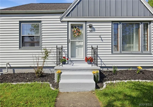 Photo 3 of Single family home for sale at 96 Mayfield Ave, Tonawanda, NY 14150 | MLS# B1703109 | Listing updated on 2026-08-23
