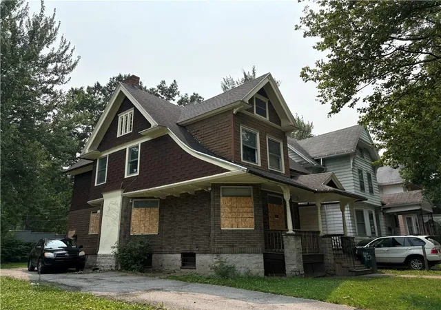 Photo 1 of Sale Pending at 175 Lexington Ave, Rochester, NY 14613 | MLS# R1699294 | Listing updated on 2026-08-18