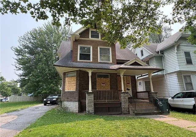 Photo 3 of Sale Pending at 175 Lexington Ave, Rochester, NY 14613 | MLS# R1699294 | Listing updated on 2026-08-18
