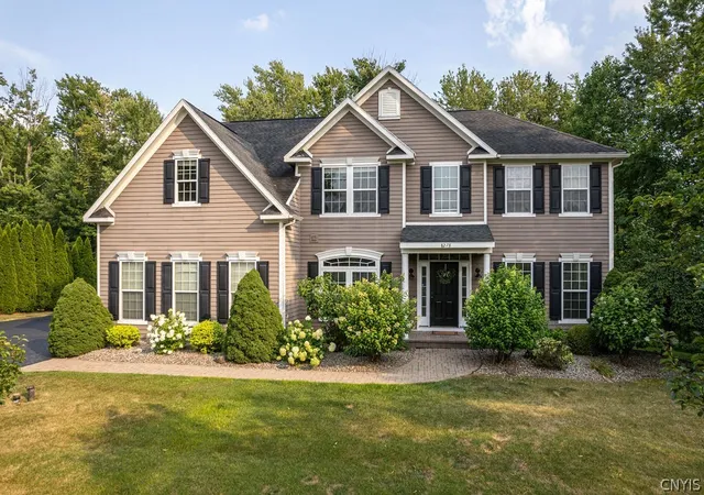 Photo 1 of Single family home for sale at 8278 Luchsinger Ln, Baldwinsville, NY 13027 | MLS# S1701047 | Listing updated on 2026-09-14
