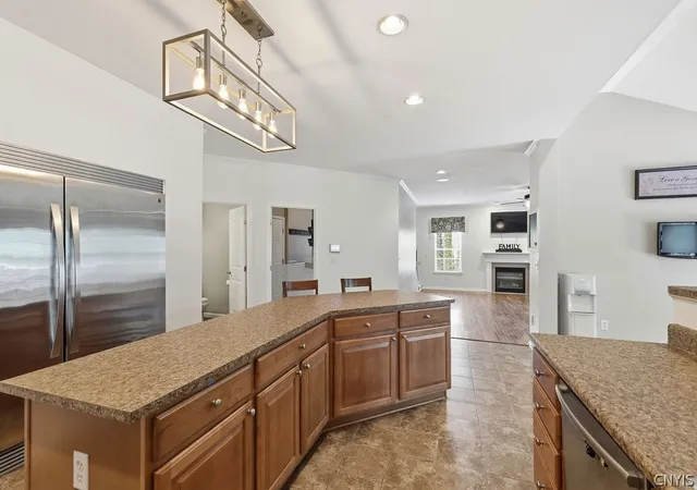 Photo 4 of Single family home for sale at 8278 Luchsinger Ln, Baldwinsville, NY 13027 | MLS# S1701047 | Listing updated on 2026-09-14