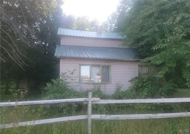 Photo 1 of Sale Pending at 6657 E Taft Rd, East Syracuse, NY 13057 | MLS# S1703139 | Listing updated on 2026-09-05