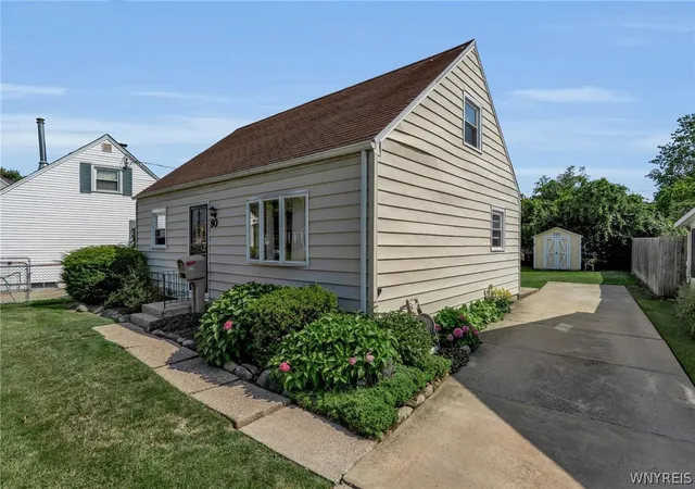 Photo 3 of Sale Pending at 90 Nicholas Dr N, Tonawanda, NY 14150 | MLS# B1702997 | Listing updated on 2026-08-16