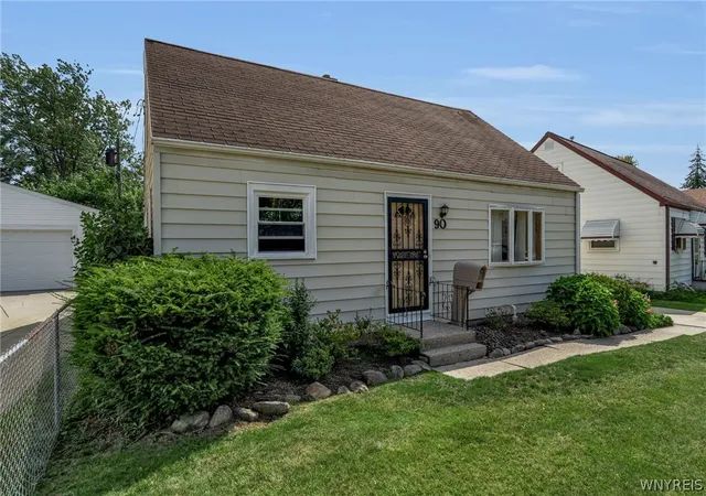 Photo 4 of Sale Pending at 90 Nicholas Dr N, Tonawanda, NY 14150 | MLS# B1702997 | Listing updated on 2026-08-16