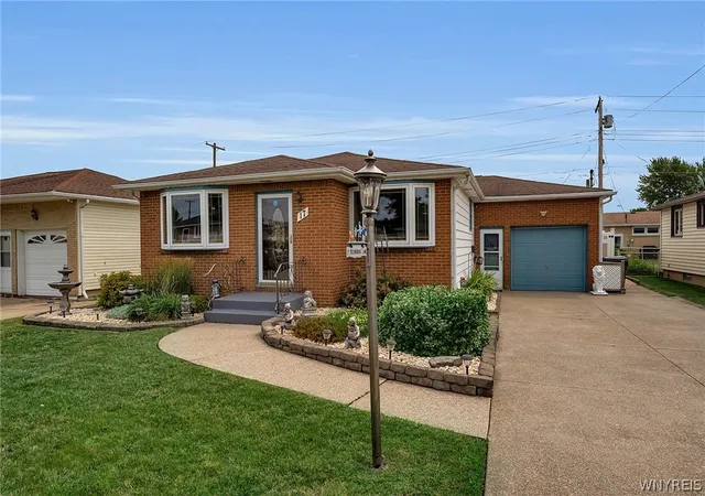 Photo 3 of Sale Pending at 17 Helenbrook Ln, Depew, NY 14043 | MLS# B1702188 | Listing updated on 2026-08-17
