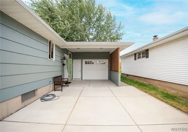 Photo 3 of Sale Pending at 196 Banko Dr, Depew, NY 14043 | MLS# B1703008 | Listing updated on 2026-08-06