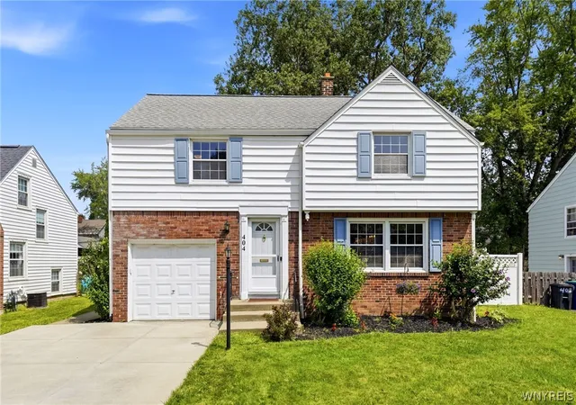 Photo 2 of Sale Pending at 404 Darwin Dr, Buffalo, NY 14226 | MLS# B1702206 | Listing updated on 2026-08-12