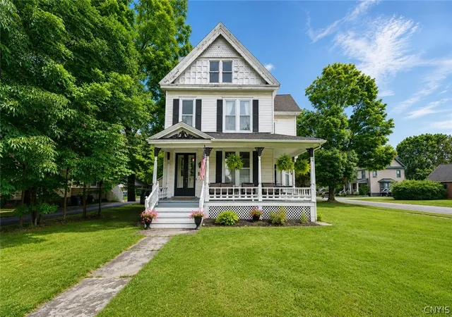Photo 3 of Sale Pending at 137 E Genesee St, Auburn, NY 13021 | MLS# S1702727 | Listing updated on 2026-09-10