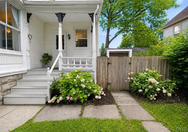 Photo 3 of Sale Pending at 137 E Genesee St, Auburn, NY 13021 | MLS# S1702727 | Listing updated on 2026-09-10