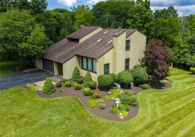 Photo 3 of Sale Pending at 4390 Belleflower Cir, Syracuse, NY 13215 | MLS# S1702518 | Listing updated on 2026-08-31