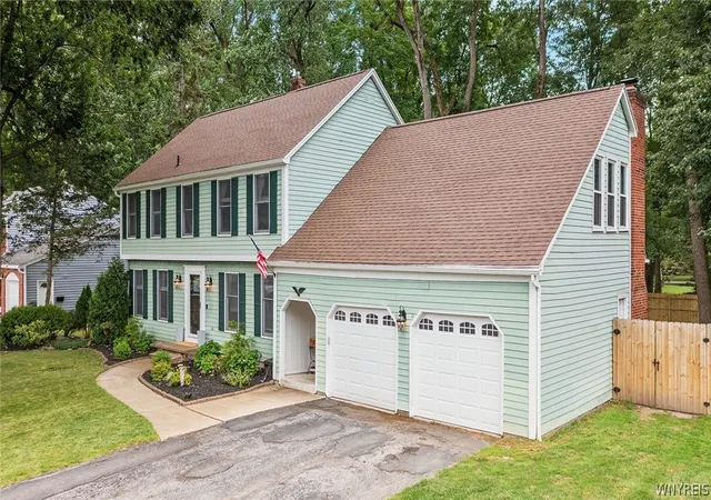 Photo 3 of Sale Pending at 86 Shadow Wood Dr, East Amherst, NY 14051 | MLS# B1703218 | Listing updated on 2026-08-14