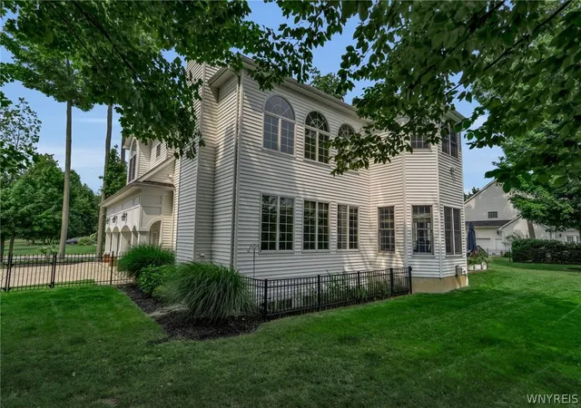 Photo 4 of Single family home for sale at 9123 Curry Ln, Clarence Center, NY 14032 | MLS# B1702996 | Listing updated on 2026-09-08
